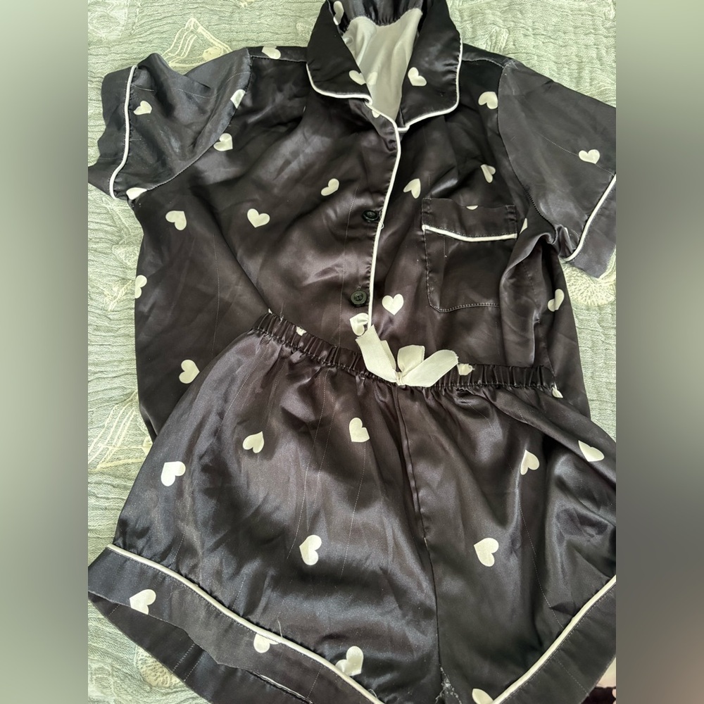 Amazon Black and White Heart Pajama Set